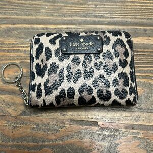 Kate Spade never used cheetah print wallet. In perfect condition!